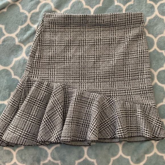 Gingham skirt with lace- never worn - Picture 1 of 2